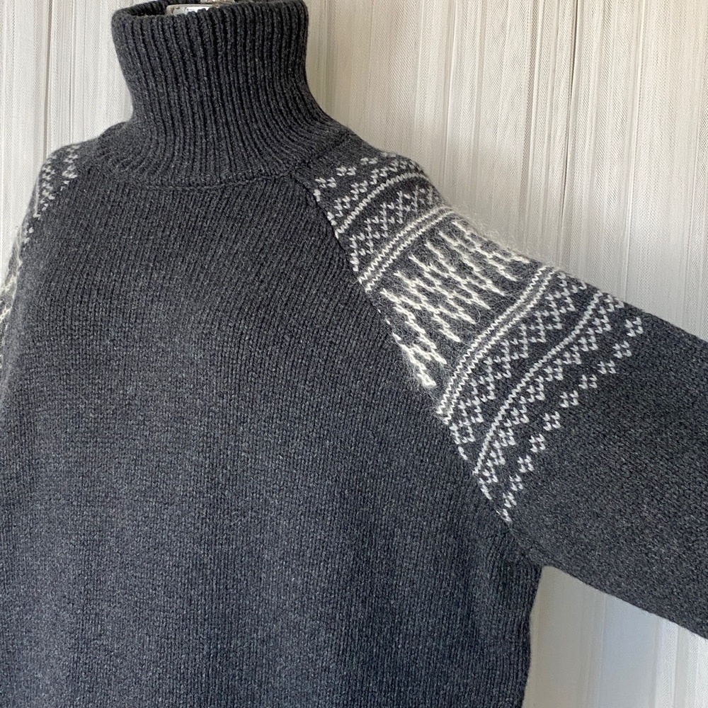 We Norwegian NEW!! Women’s Oversized Turtleneck Sweater Cottage Après Ski Med.